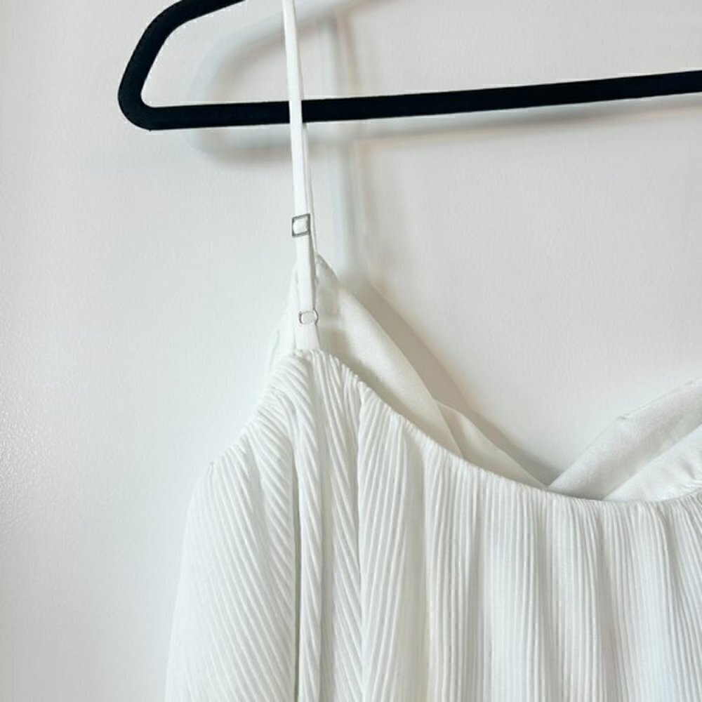 Revolve NBD Girlfriend Material Dress Pleated Ivory Size S NWOT - Picture 9 of 9